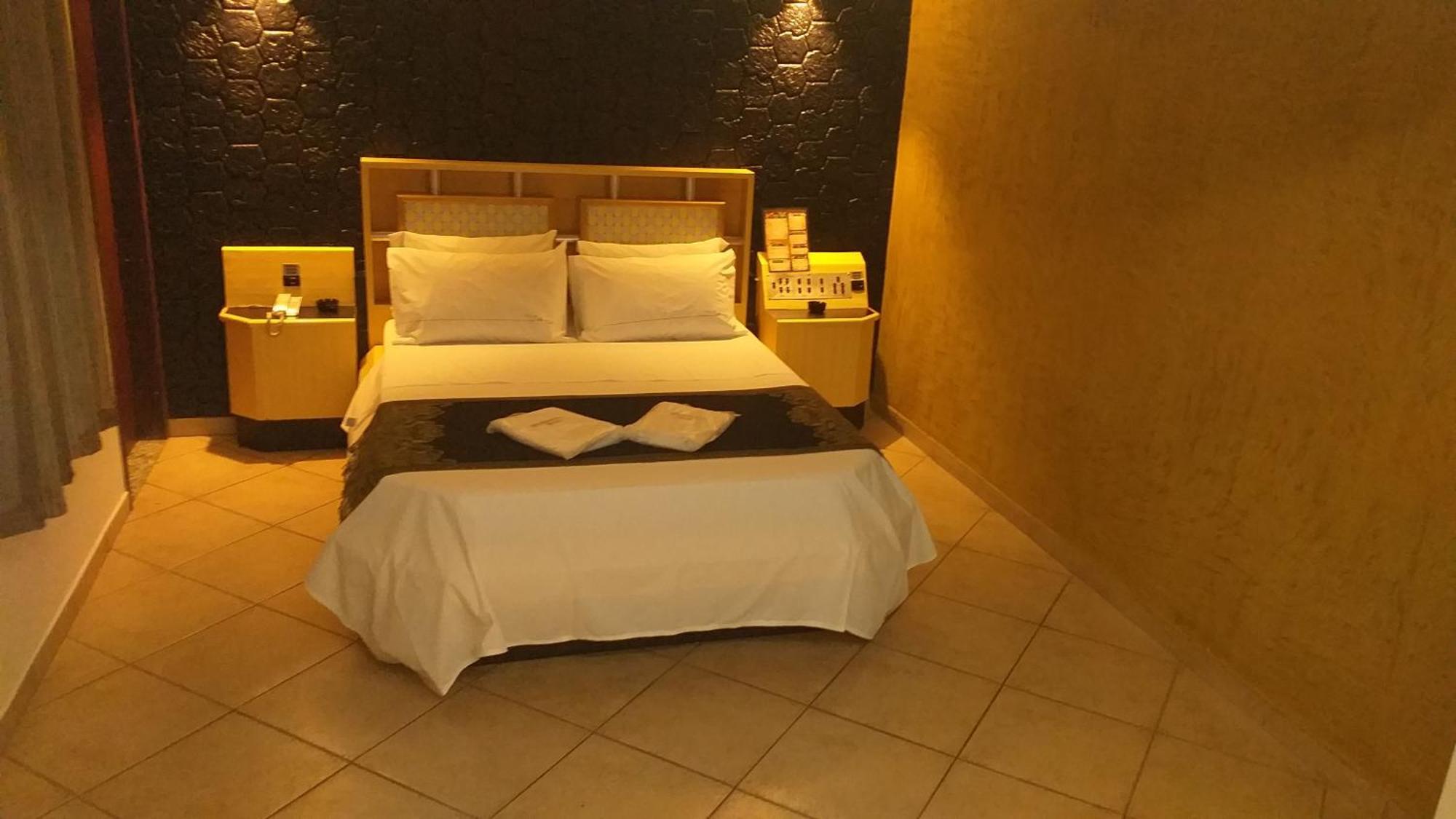 גווארולוס Millenium Hotel (Adults Only) מראה חיצוני תמונה