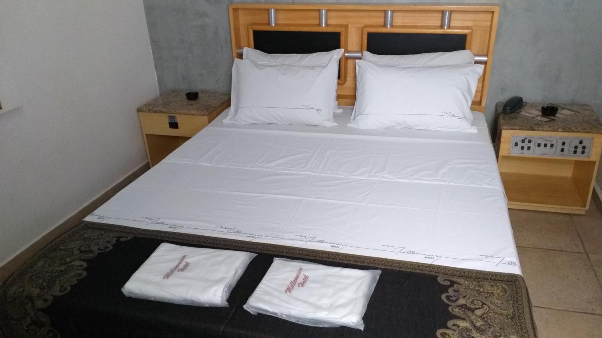 גווארולוס Millenium Hotel (Adults Only) מראה חיצוני תמונה
