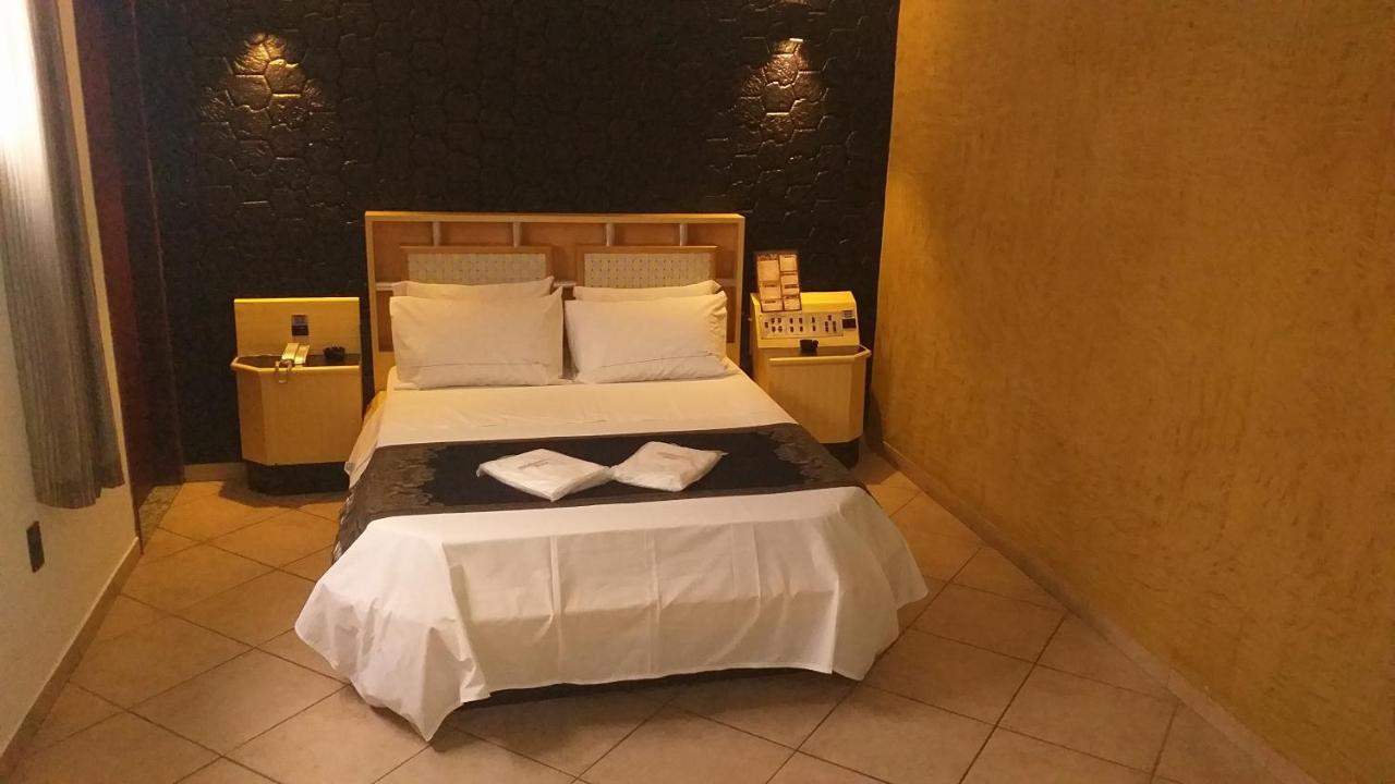 גווארולוס Millenium Hotel (Adults Only) מראה חיצוני תמונה