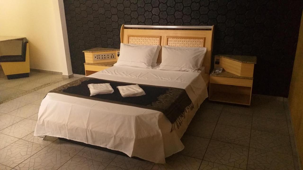 גווארולוס Millenium Hotel (Adults Only) מראה חיצוני תמונה