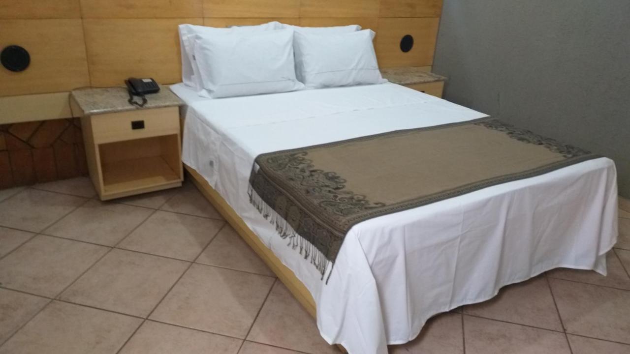 גווארולוס Millenium Hotel (Adults Only) מראה חיצוני תמונה